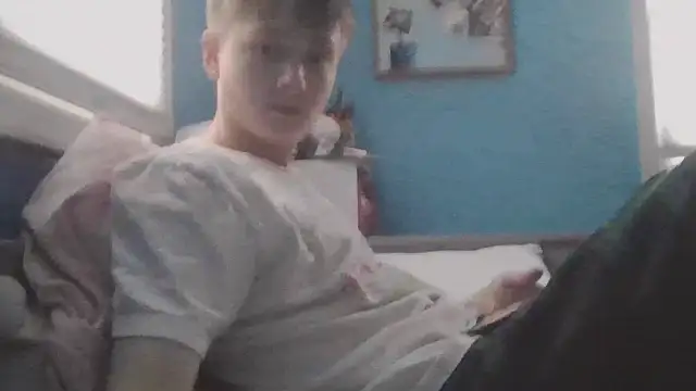 Snapshot of Liam_axel35 chatting on December 4, 2025, 8:28 pm Liam axel35 online show from December 4, 2025, 8:28 pm