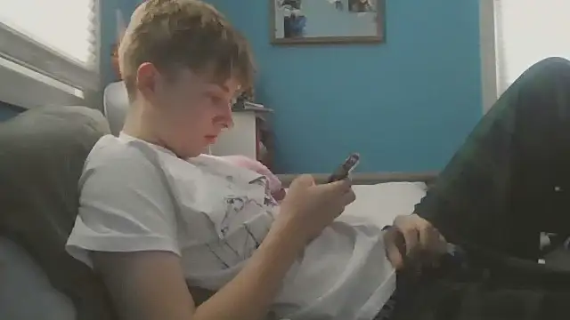 Snapshot of Liam_axel35 chatting on December 5, 2025, 8:27 pm Liam axel35 online show from December 5, 2025, 8:27 pm