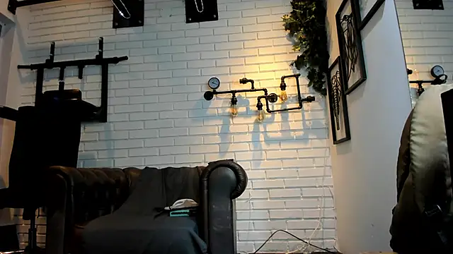 ItaloMoore online show from September 23, 2025, 11:13 am