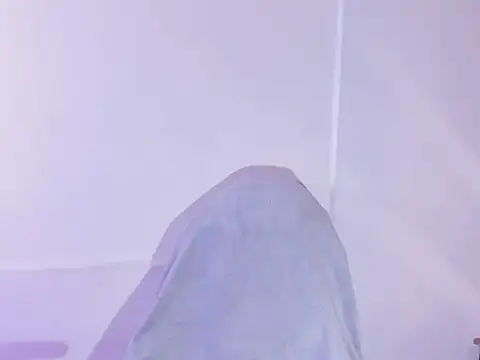 Amy Kobold3 online show from October 7, 2025, 8:39 pm