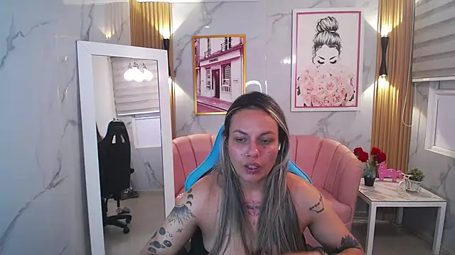 Jade Jones a online show from October 19, 2025, 3:40 am