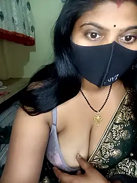 reena502 online show from February 18, 2026, 11:44 pm