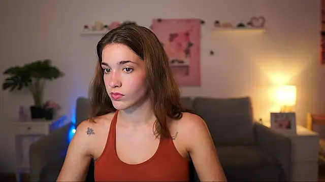 kissie cat online show from September 21, 2025, 1:13 pm