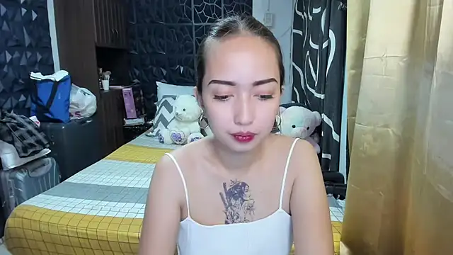 Soft Angel8 online show from November 17, 2025, 1:06 pm