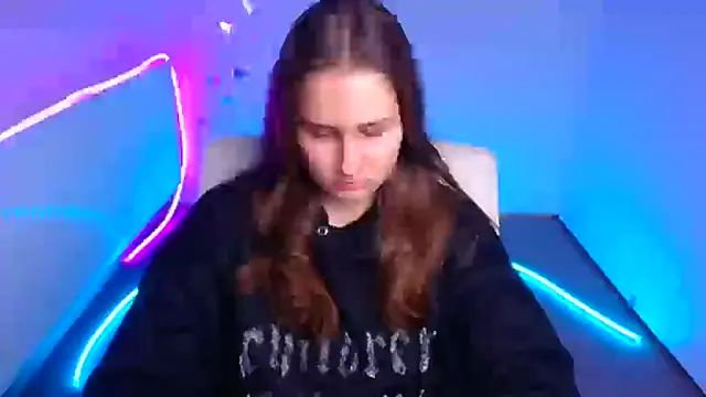 Snapshot of Stefanie_Sweet chatting on October 24, 2025, 5:26 am Stefanie Sweet online show from October 24, 2025, 5:26 am