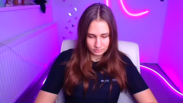 Snapshot of Stefanie_Sweet chatting on November 8, 2025, 6:46 am Stefanie Sweet online show from November 8, 2025, 6:46 am