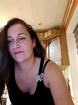 Amandda  online show from October 15, 2025, 7:03 pm