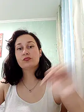 Amandda  online show from June 10, 2026, 4:28 pm