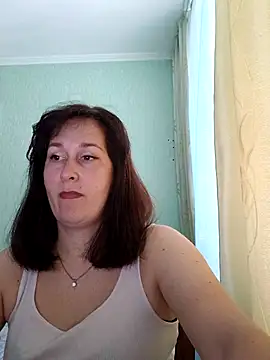 Amandda  online show from June 17, 2026, 5:54 am