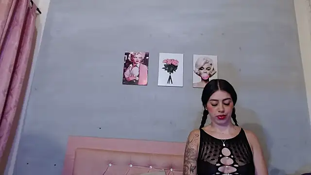 Olivia Spear online show from September 17, 2025, 1:46 pm