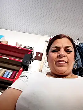 Mia-Glow online show from September 9, 2025, 12:48 pm