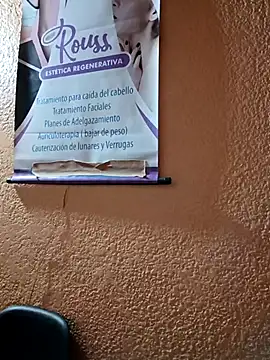 Mia-Glow online show from September 18, 2025, 11:12 am