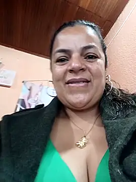 Mia-Glow online show from February 3, 2026, 12:10 pm