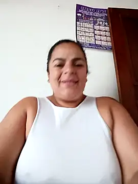 Mia-Glow online show from April 5, 2026, 2:25 pm