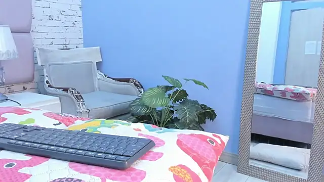 XimenaRougge online show from September 13, 2025, 8:30 pm