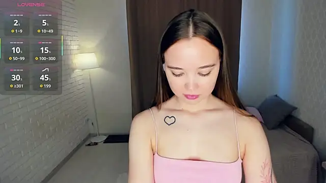 KayleenCurtis online show from April 16, 2026, 4:35 am