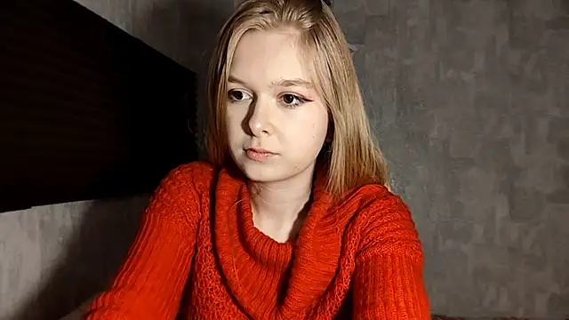 Snapshot of LiaVibes chatting on December 15, 2025, 9:02 am LiaVibes online show from December 15, 2025, 9:02 am