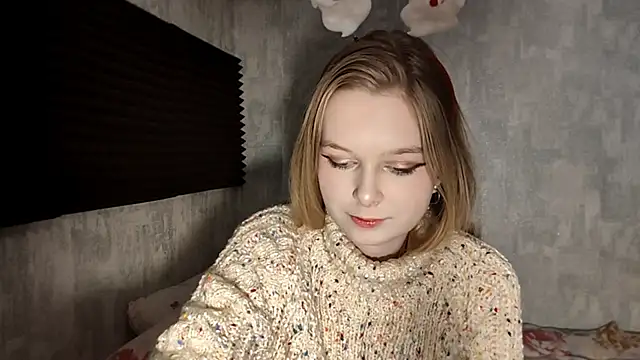 Snapshot of LiaVibes chatting on December 18, 2025, 7:58 am LiaVibes online show from December 18, 2025, 7:58 am