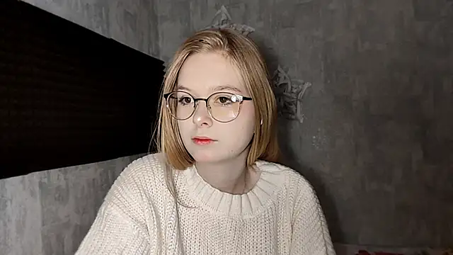 Snapshot of LiaVibes chatting on December 22, 2025, 7:16 am LiaVibes online show from December 22, 2025, 7:16 am