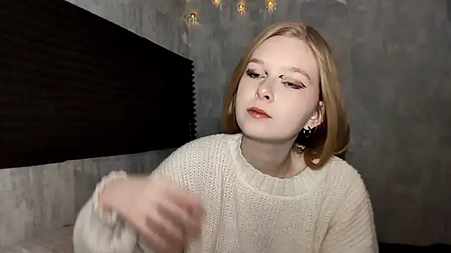 Snapshot of LiaVibes chatting on January 16, 2026, 6:17 am LiaVibes online show from January 16, 2026, 6:17 am