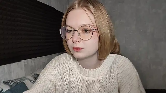 Snapshot of LiaVibes chatting on February 12, 2026, 7:14 am LiaVibes online show from February 12, 2026, 7:14 am