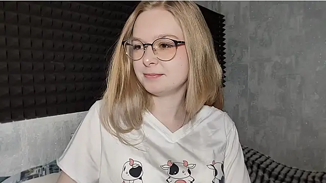 Snapshot of LiaVibes chatting on March 2, 2026, 6:58 am LiaVibes online show from March 2, 2026, 6:58 am