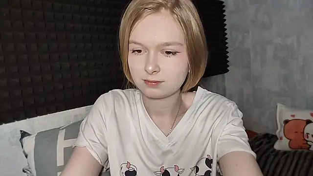 Snapshot of LiaVibes chatting on March 12, 2026, 9:15 am LiaVibes online show from March 12, 2026, 9:15 am