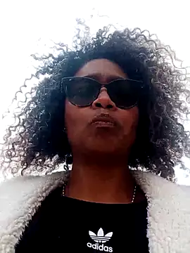 BiiancaEstradaa online show from September 10, 2025, 3:01 pm