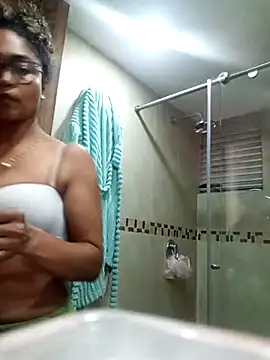 BiiancaEstradaa online show from September 18, 2025, 9:39 pm