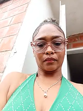 BiiancaEstradaa online show from July 3, 2026, 1:28 pm