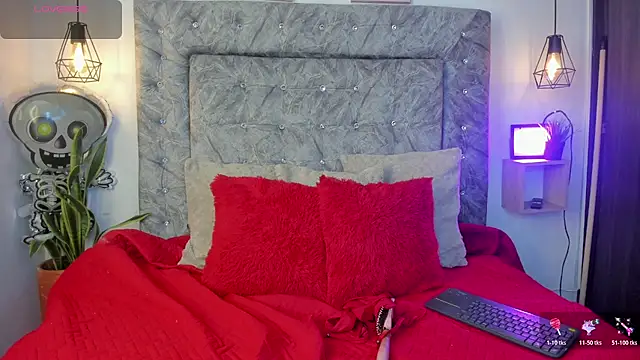 Seraphyne666 online show from October 28, 2025, 7:05 pm