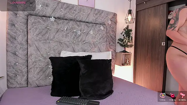 Seraphyne666 online show from December 22, 2025, 7:22 pm