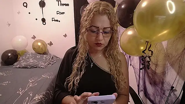 Skarleth Diaz online show from November 5, 2025, 4:12 am