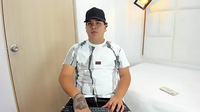 Naim Bennetsex online show from September 17, 2025, 4:08 pm