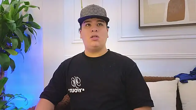 Naim Bennetsex online show from April 22, 2026, 7:04 pm