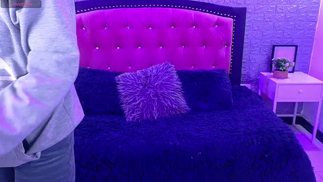 Natalie loffreda online show from November 21, 2025, 3:16 am