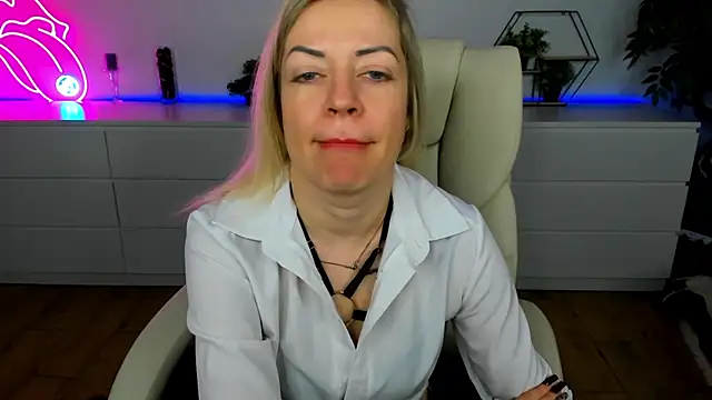 Anna Snows online show from November 26, 2025, 6:36 am