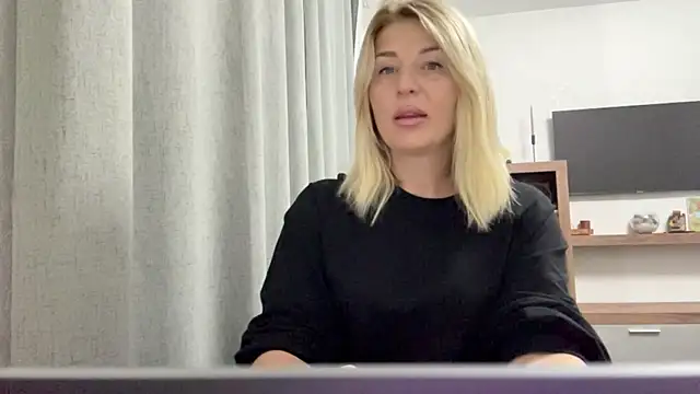 Blondie xoxoxo online show from September 9, 2025, 5:40 am