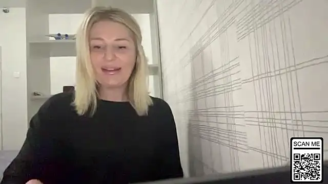 Blondie xoxoxo online show from October 29, 2025, 10:28 am