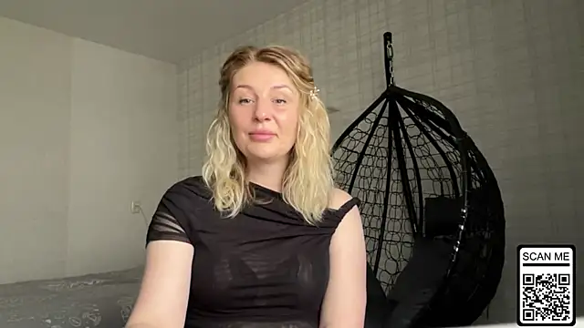 Blondie xoxoxo online show from April 21, 2026, 9:15 am