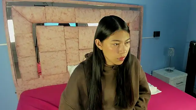 LICKY LOV online show from October 16, 2025, 3:18 am