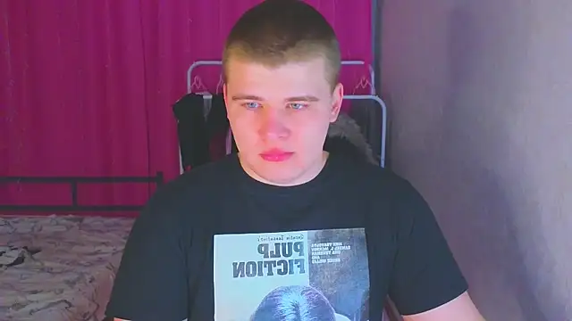 kittenmurr online show from February 16, 2026, 7:32 pm