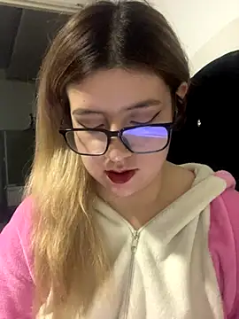 Blair Bunnyy online show from November 22, 2025, 10:25 am