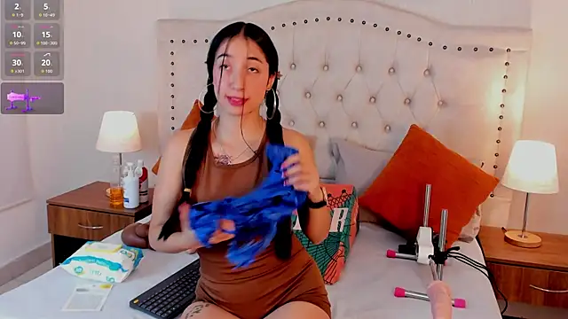 natasha moreno online show from October 20, 2025, 12:38 pm