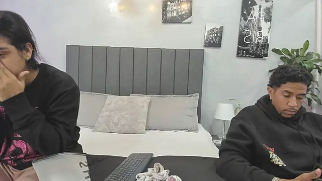 violet and myers online show from September 29, 2025, 11:26 am