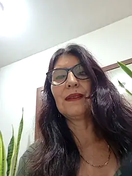 Snapshot of swity_foster chatting on June 9, 2026, 2:28 pm swity foster online show from June 9, 2026, 2:28 pm