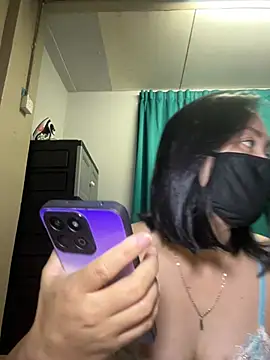 melyiaaa online show from February 24, 2026, 3:21 pm