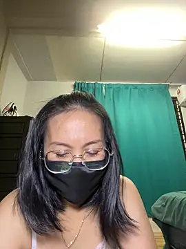 Snapshot of melyiaaa chatting on March 24, 2026, 2:11 pm melyiaaa online show from March 24, 2026, 2:11 pm