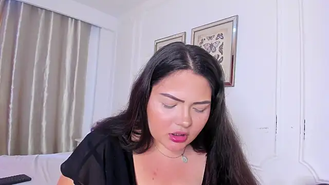 Tessa Sinclaire online show from September 26, 2025, 8:24 pm