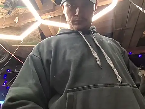 twistafatpipe online show from March 16, 2026, 7:34 am